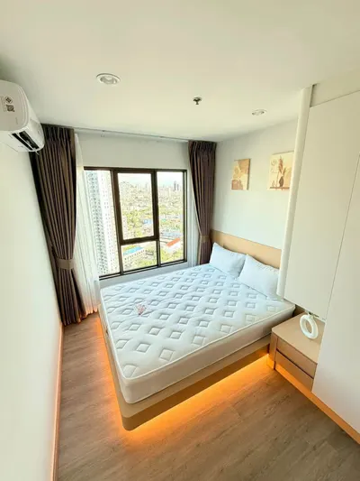 1-bed condo for rent at Regent Home Wutthakat Building B, photo 2 of 5