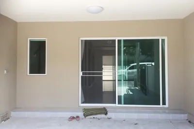 Baan Klang Muang Classe Sukhumvit 77的3房联排别墅出租，第2张，共5张