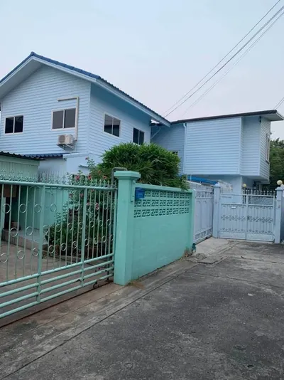 Maison 2 chambres à louer près de la station BTS Talat Phlu, photo 2 sur 5