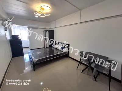 Condo à louer près de la station MRT Lat Phrao, photo 1 sur 5