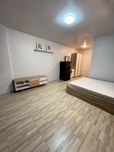 Studio à louer près de la station MRT Lat Phrao, photo 3 sur 5