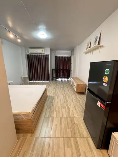 Studio à louer près de la station MRT Lat Phrao, photo 2 sur 5