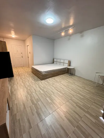 Studio à louer près de la station MRT Lat Phrao, photo 4 sur 5
