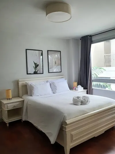 1-bed condo for rent near BTS Phrom Phong, photo 1 of 5