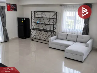 Maison de ville 2 chambres à vendre près de la station MRT Yaek Nonthaburi 1, photo 3 sur 5