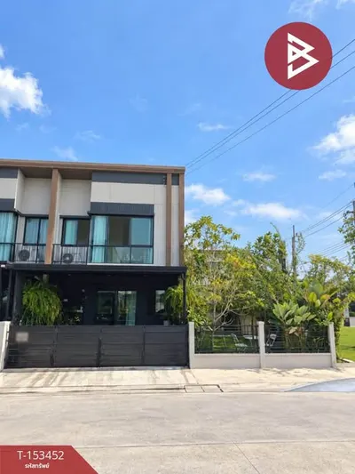 Maison de ville 2 chambres à vendre près de la station MRT Yaek Nonthaburi 1, photo 1 sur 5