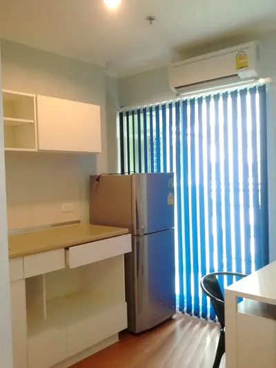 Condo à louer près de la station MRT Bang Krasor, photo 3 sur 5