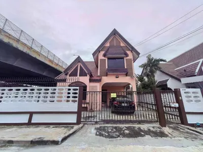 MRT 诗拉站附近的3房独栋住宅出租，第1张，共5张