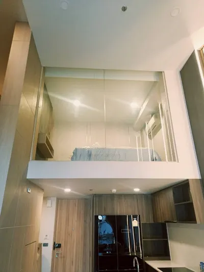 Condo 2 chambres à louer près de la station BTS Phrom Phong, photo 1 sur 5