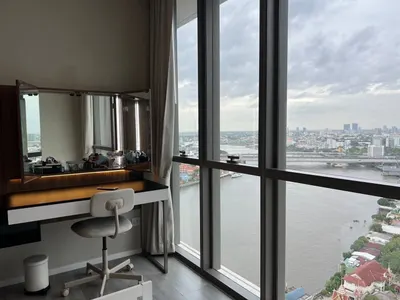 2-bed condo for rent at 333 Riverside, photo 4 of 5