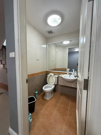 3-bed townhouse for rent at Plus City Park Rama 9 - Hua Mark, photo 4 of 5
