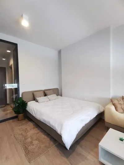 Studio condo for rent near ARL Ramkhamhaeng, photo 2 of 5