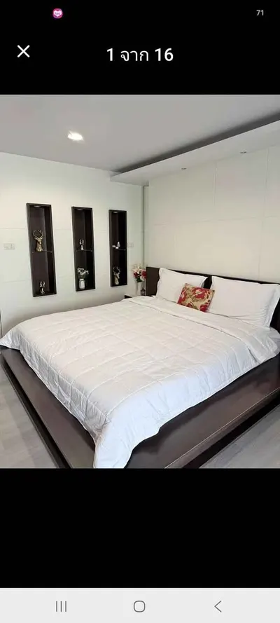 Studio condo for rent near MRT Huai Khwang, photo 1 of 5