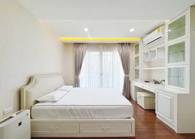 Leon Sukhumvit 62のタウンハウス（賃貸）、写真2/5