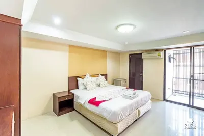 Appartement à louer près de la station BTS Saphan Taksin, photo 3 sur 5