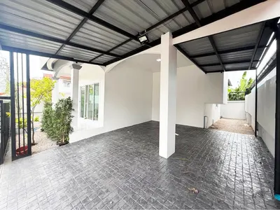 バンボン区の3ベッドルーム一戸建て（売買）、写真3/5