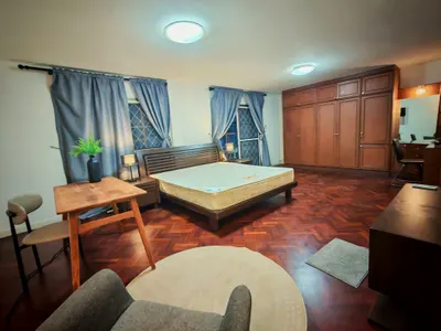4-bed house for rent near BTS Saint Louis, photo 3 of 5