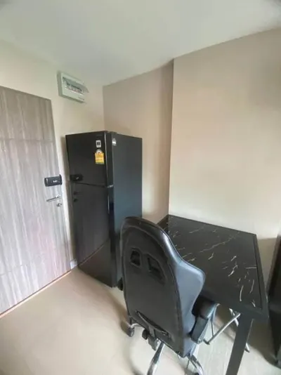 Condo 1 chambre à louer près de la station MRT Huai Khwang, photo 5 sur 5