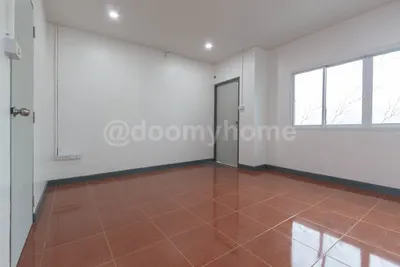Maison de ville 4 chambres à louer près de la station MRT Bang Kapi, photo 5 sur 5