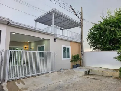 3-bed townhouse for sale near BTS Bang Bua, photo 2 of 5