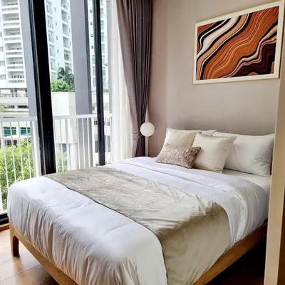 Condo 2 chambres à louer près de la station BTS Phrom Phong, photo 2 sur 5