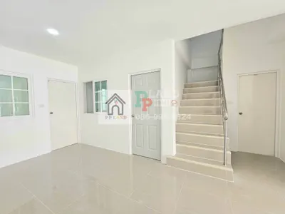BTS 佩甲沙站附近的4房独栋住宅出售，第4张，共5张