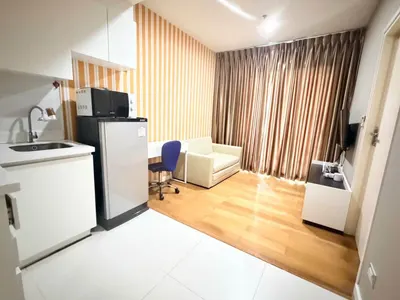 1-bed condo for rent at Condolette ize Ratchathewi, photo 10 of 10