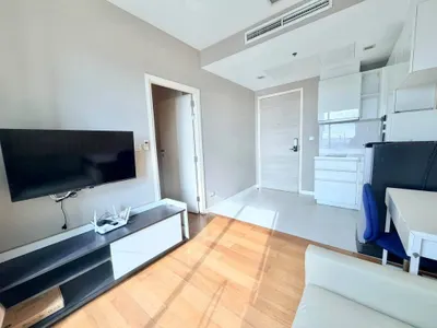 1-bed condo for rent at Condolette ize Ratchathewi, photo 1 of 10