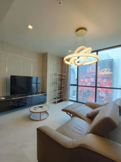 2-bed apartment for rent near BTS Ratchadamri, photo 2 of 5