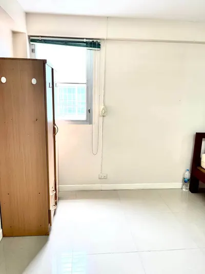 Chambre à louer près de la station BTS Sala Daeng, photo 3 sur 5