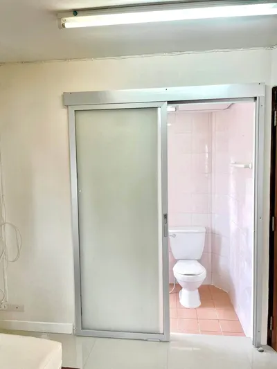Chambre à louer près de la station BTS Sala Daeng, photo 2 sur 5