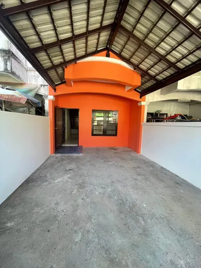 2-bed townhouse for rent near MRT Bang Chan, photo 1 of 5