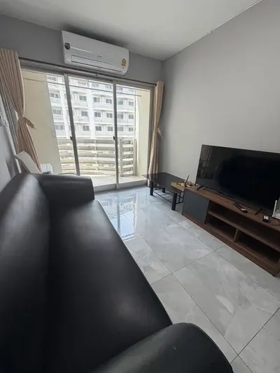 2-bed condo for rent near ARL Makkasan, photo 2 of 5