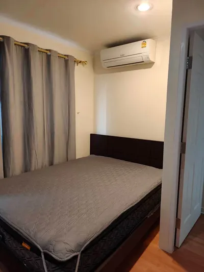 Condo à louer près de la station MRT Huai Khwang, photo 4 sur 5