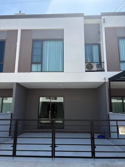 3-bed house for rent at Pleno Sukhumvit-Bangna 2, photo 1 of 9