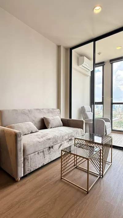 The Issara Sathorn (ดิ อิสสระ สาทร)の1ベッドルームコンドミニアム（賃貸）、写真1/10