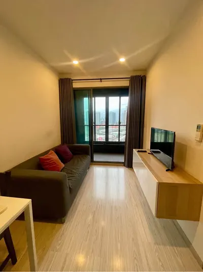 Condo for rent near BTS Bang Na, photo 2 of 5