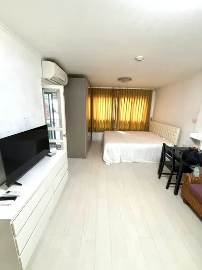 1-bed condo for rent near ARL Makkasan, photo 2 of 5