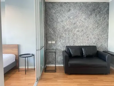 1-bed condo for rent near MRT Phra Ram 9, photo 1 of 5