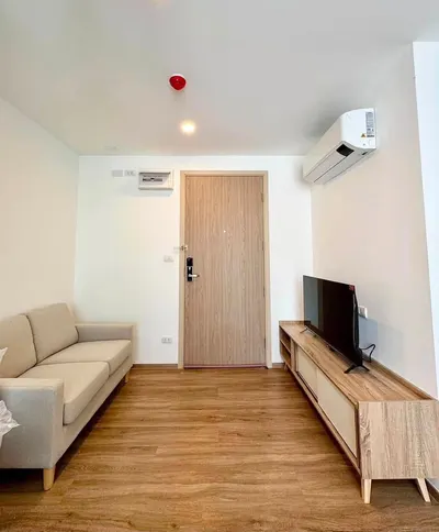 1-bed condo for rent near MRT Si Kritha, photo 2 of 5