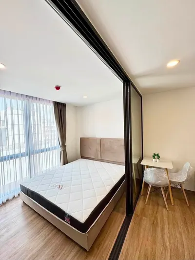1-bed condo for rent near MRT Si Kritha, photo 3 of 5