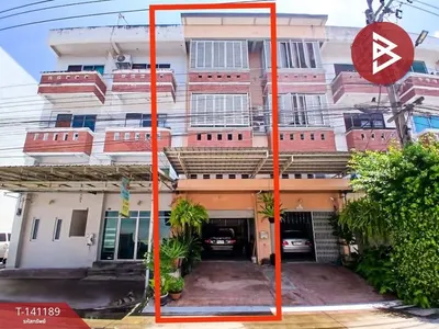 3-bed townhouse for sale in Thawi Watthana, photo 1 of 5