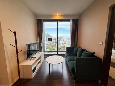 2-bed condo for rent near BTS Punnawithi, photo 2 of 5