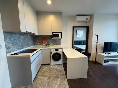 2-bed condo for rent near BTS Punnawithi, photo 1 of 5