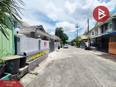 3-bed townhouse for sale near BTS Khu Khot, photo 2 of 5