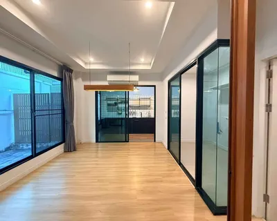 4-bed house for sale near MRT Lat Phrao 101, photo 5 of 5