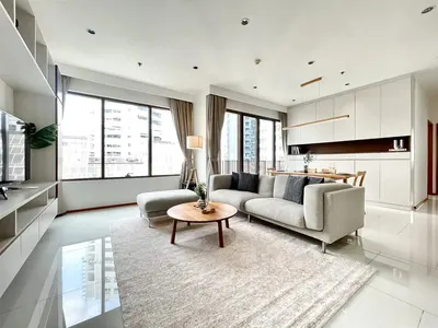 ให้เช่าคอนโด 2 ห้องนอน The Emporio Place รูปที่ 2 จาก 5