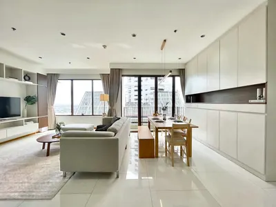 ให้เช่าคอนโด 2 ห้องนอน The Emporio Place รูปที่ 4 จาก 5