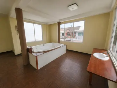 5-bed townhouse for rent near MRT Lat Phrao, photo 4 of 5