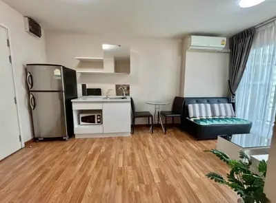 1-bed condo for rent at The Trust Condo Ngamwongwan, photo 2 of 5